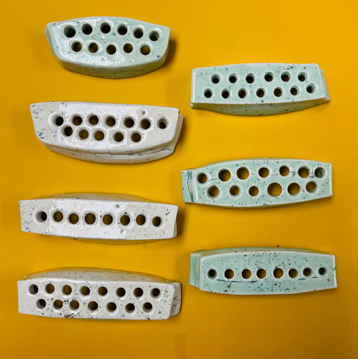 DEEDZ Fancy Brush Holder