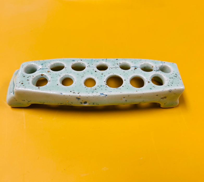 DEEDZ Fancy Brush Holder