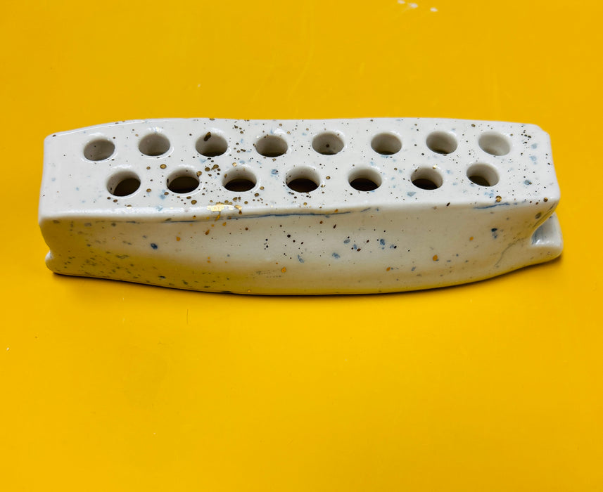 DEEDZ Fancy Brush Holder