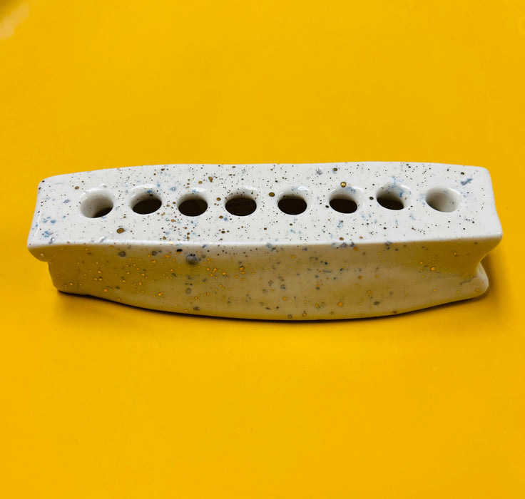 DEEDZ Fancy Brush Holder