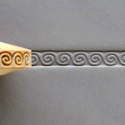 MKM FR-012 Greek Key Round Spiral