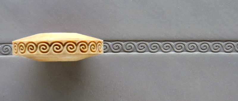 MKM FR-012 Greek Key Round Spiral