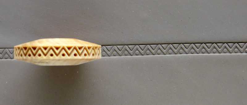MKM FR-019 Zig Zag Dots (Triangles & Dots)