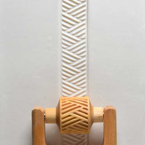 MKM RM-057 Slanted Crosshatch