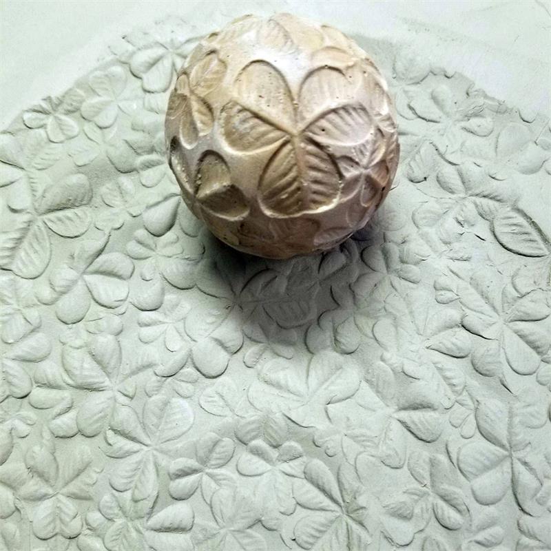 TS17 Clovers Sphere